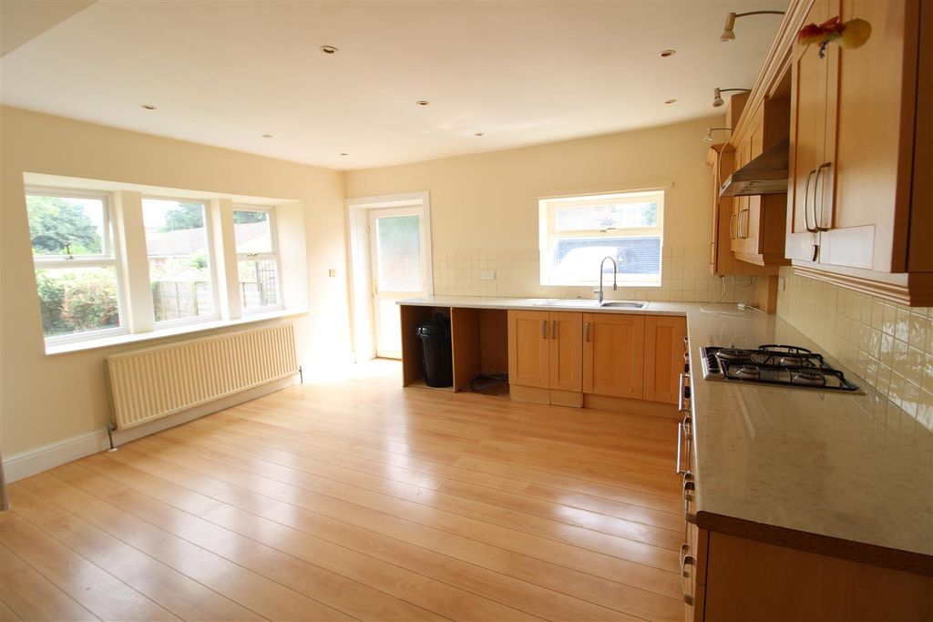 Property photo 2 of 11 Img_3842.Jpg