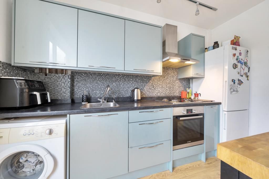 Property photo 3 of 20 Kitchen