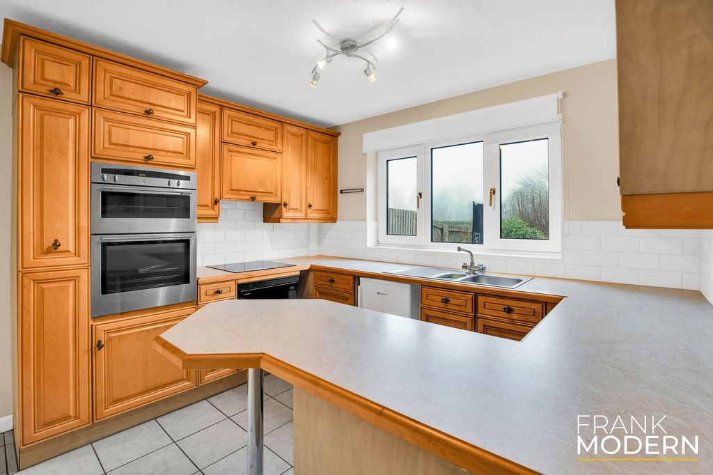 Property photo 3 of 34 Kitchen