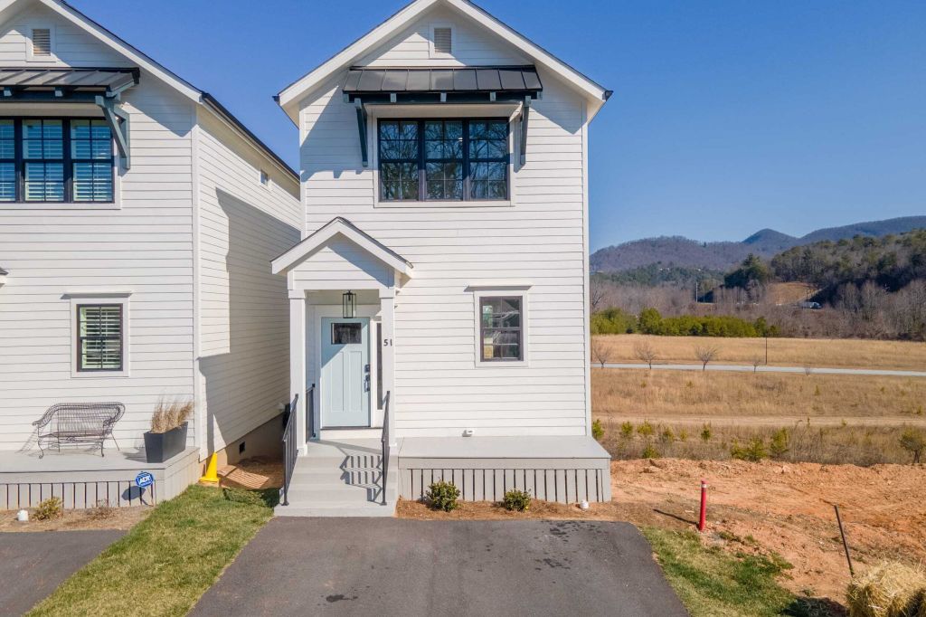 Property photo 1 of 30