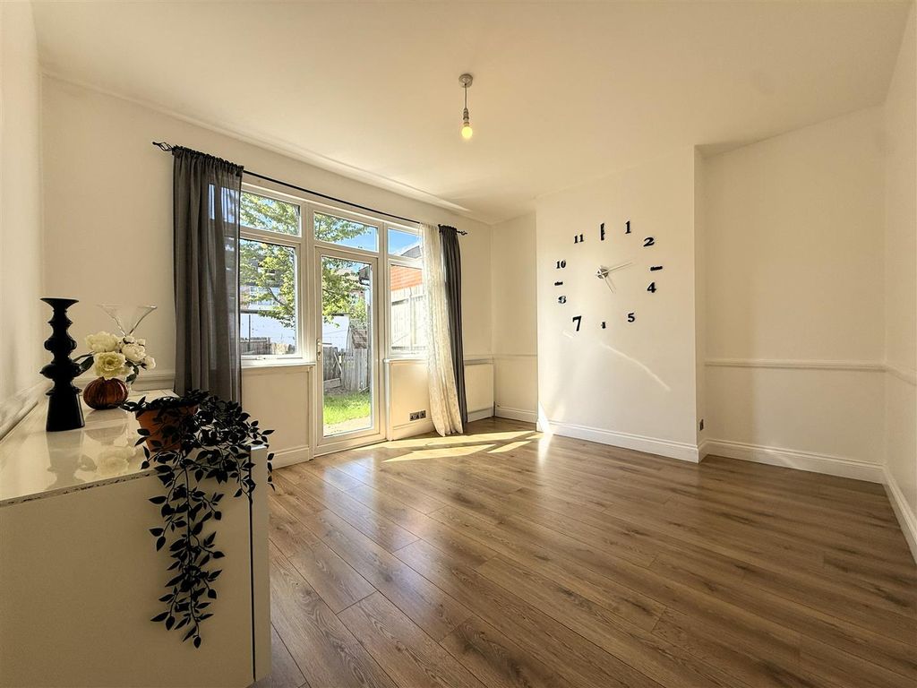 Property photo 3 of 12 Img_8849.Jpg