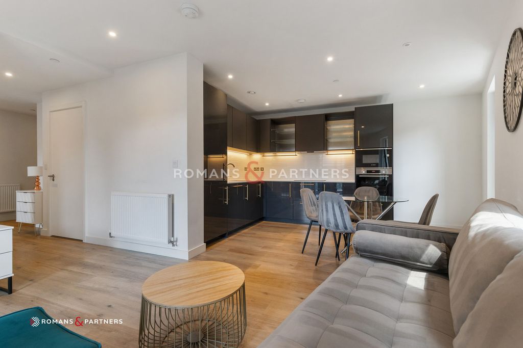 Property photo 2 of 22