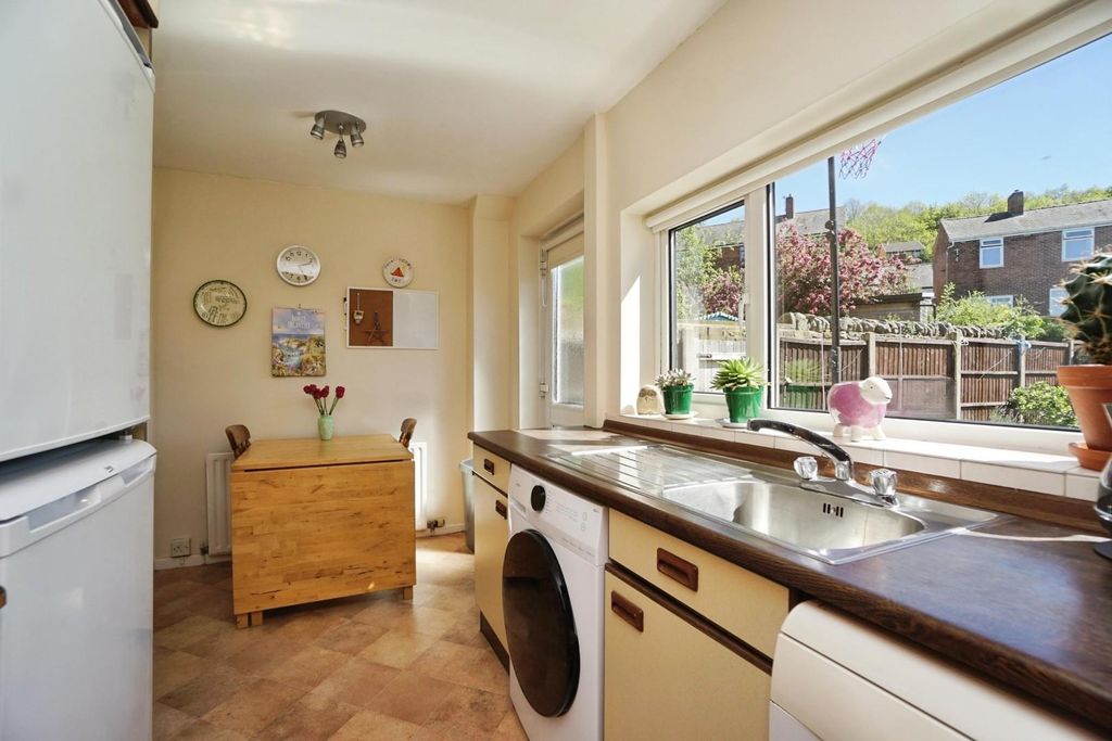 Property photo 3 of 24 Kitchen