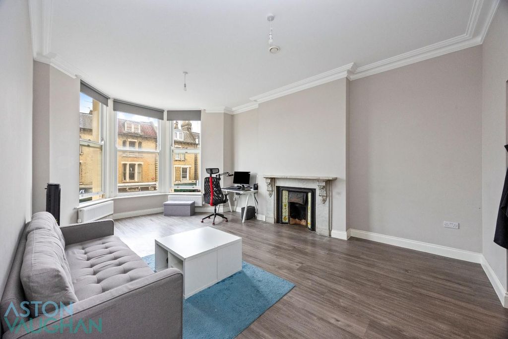 Property photo 2 of 9 Selborne Road Flat 7_004.Jpg