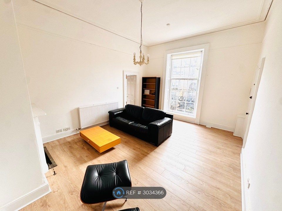 Property photo 1 of 9 Living Room