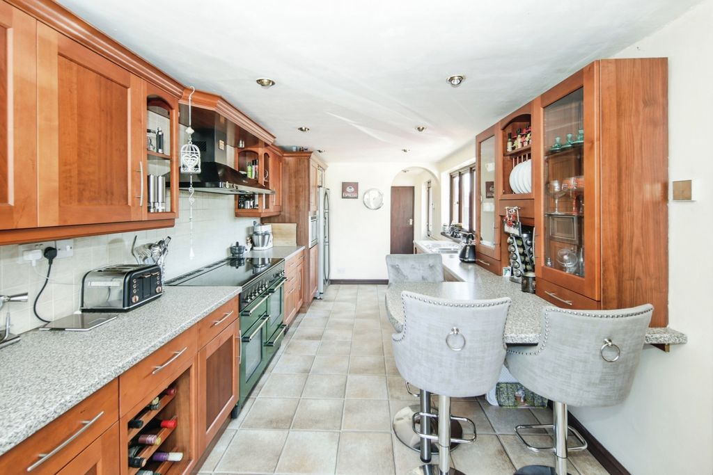 Property photo 2 of 20 Pbox-Img.Jpg