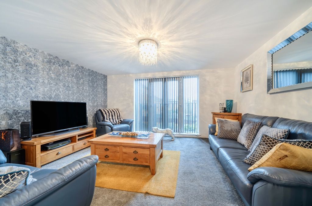 Property photo 3 of 28 1384972-15-6928c900Ef5A6