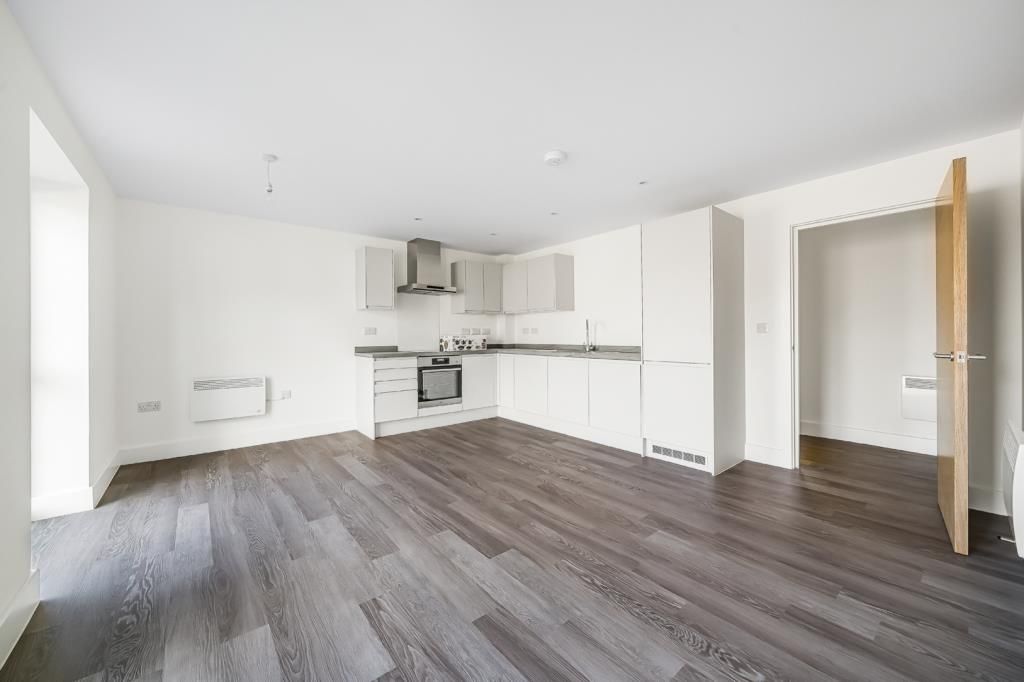 Property photo 3 of 10 Kitchen