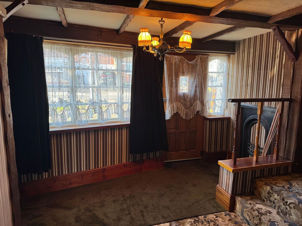 Property photo 2 of 12
