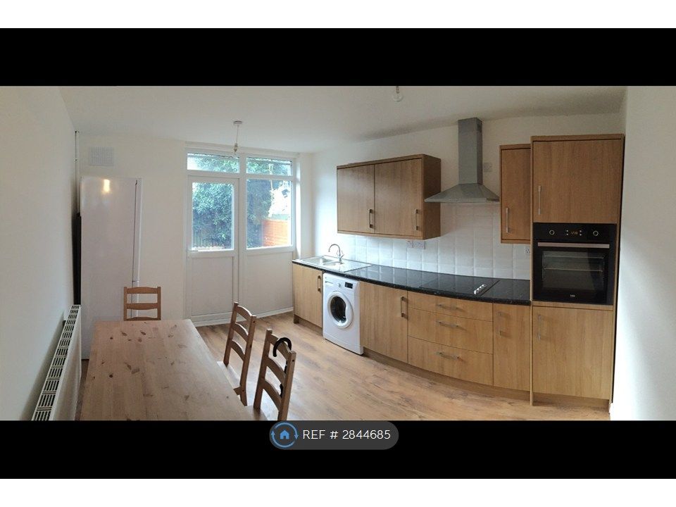 Property photo 2 of 13 Kitchen