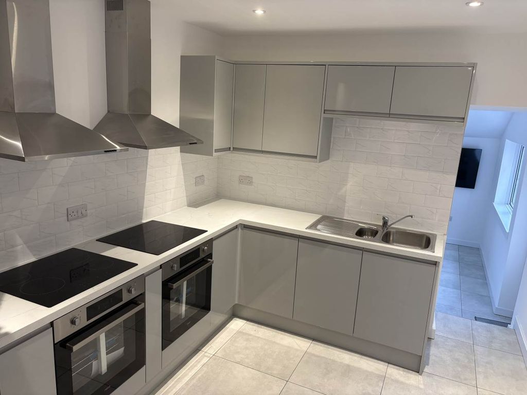Property photo 1 of 18 Img_2145