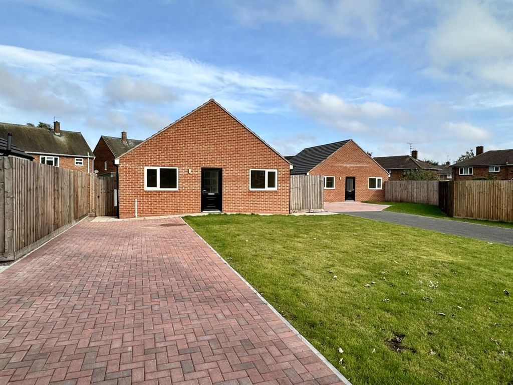 Property photo 1 of 7 Front