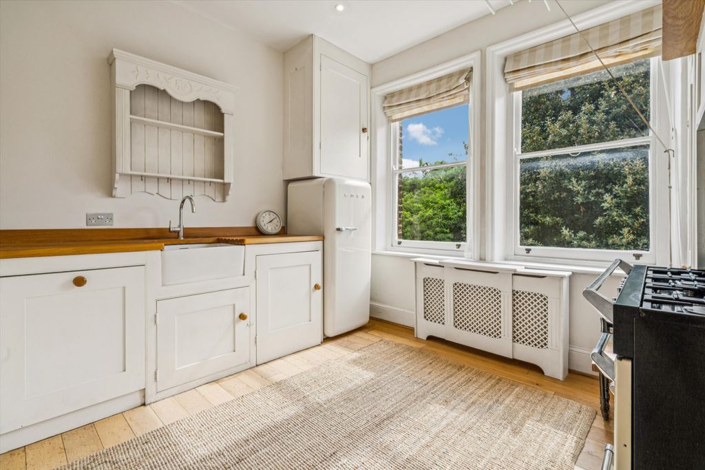 Property photo 2 of 16 Image