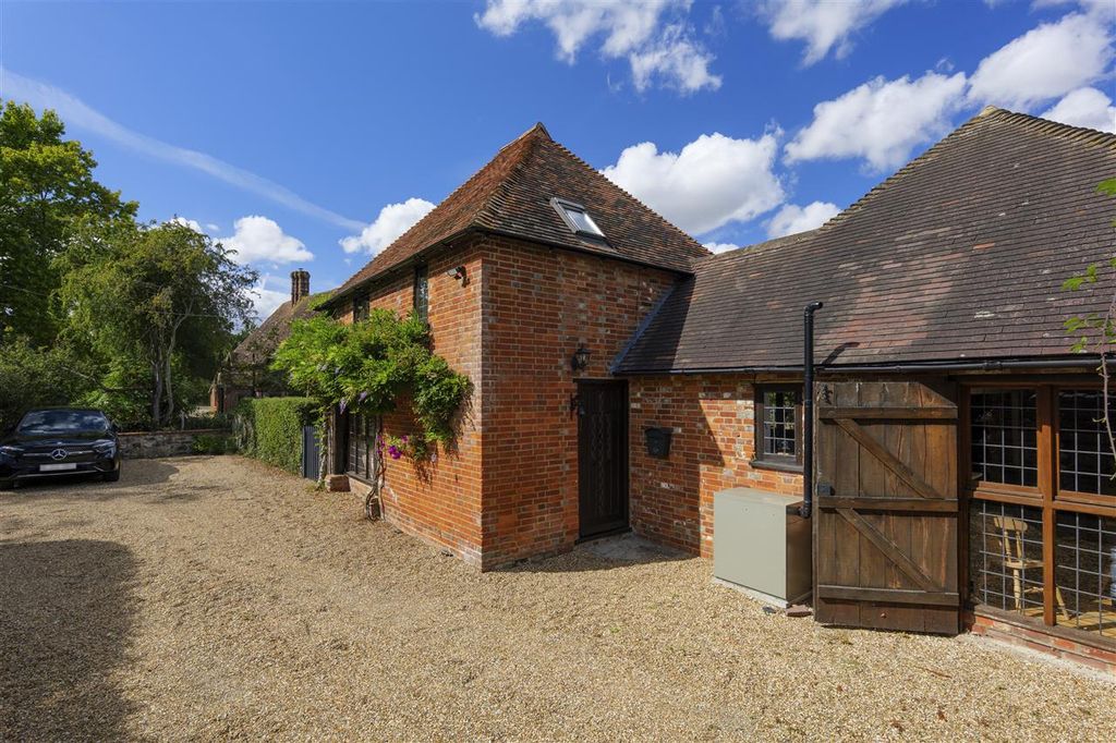 Property photo 2 of 32