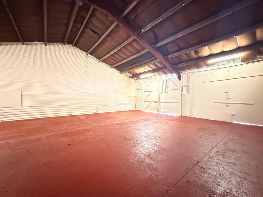 Property photo 2 of 4