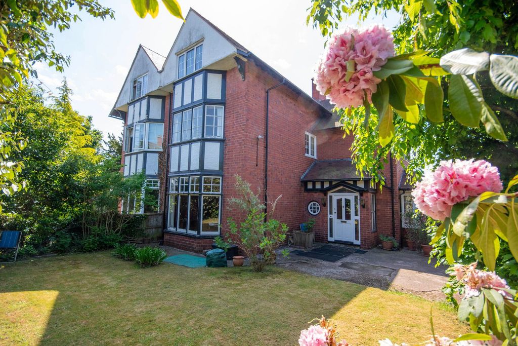 Property photo 1 of 40
