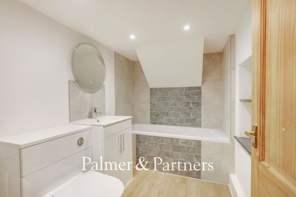 Property photo 3 of 24 Picture No. 06