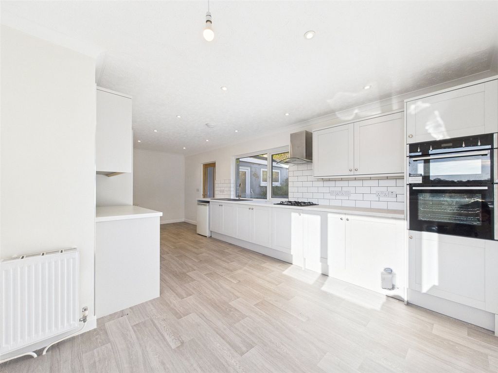 Property photo 3 of 24 Kitchen / Dining