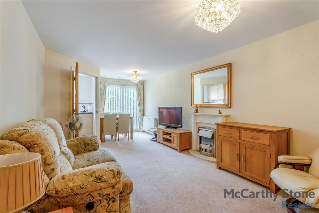 Property photo 2 of 17 8658505-Interior03.Jpg