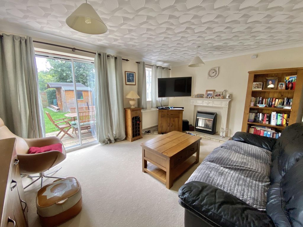 Property photo 2 of 8 Sitting Room