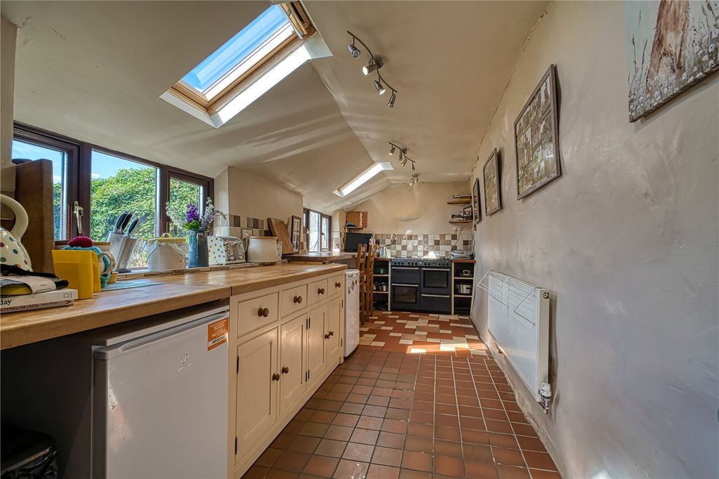Property photo 3 of 12 Picture No. 30