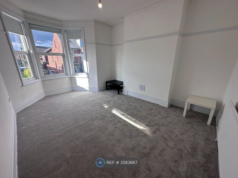Property photo 2 of 6 Living Room