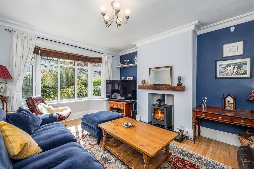 Property photo 2 of 26 Lounge