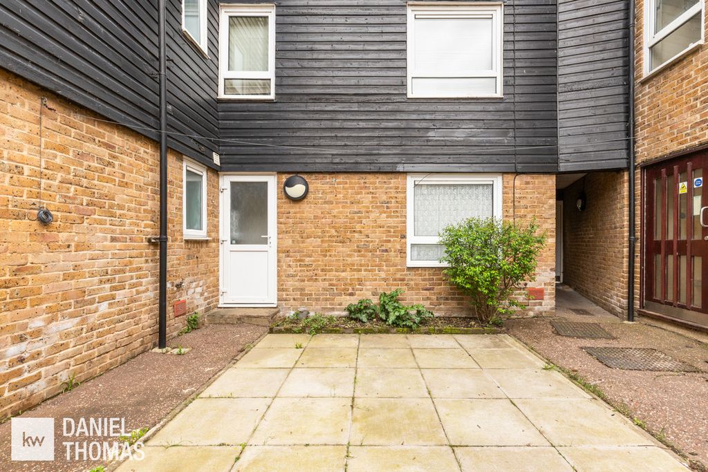 Property photo 3 of 24