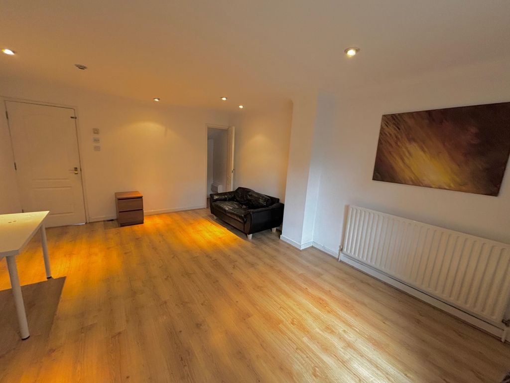 Property photo 3 of 10 Whatsapp Image 2025-09-26 At 15.08.18_25B22A7A