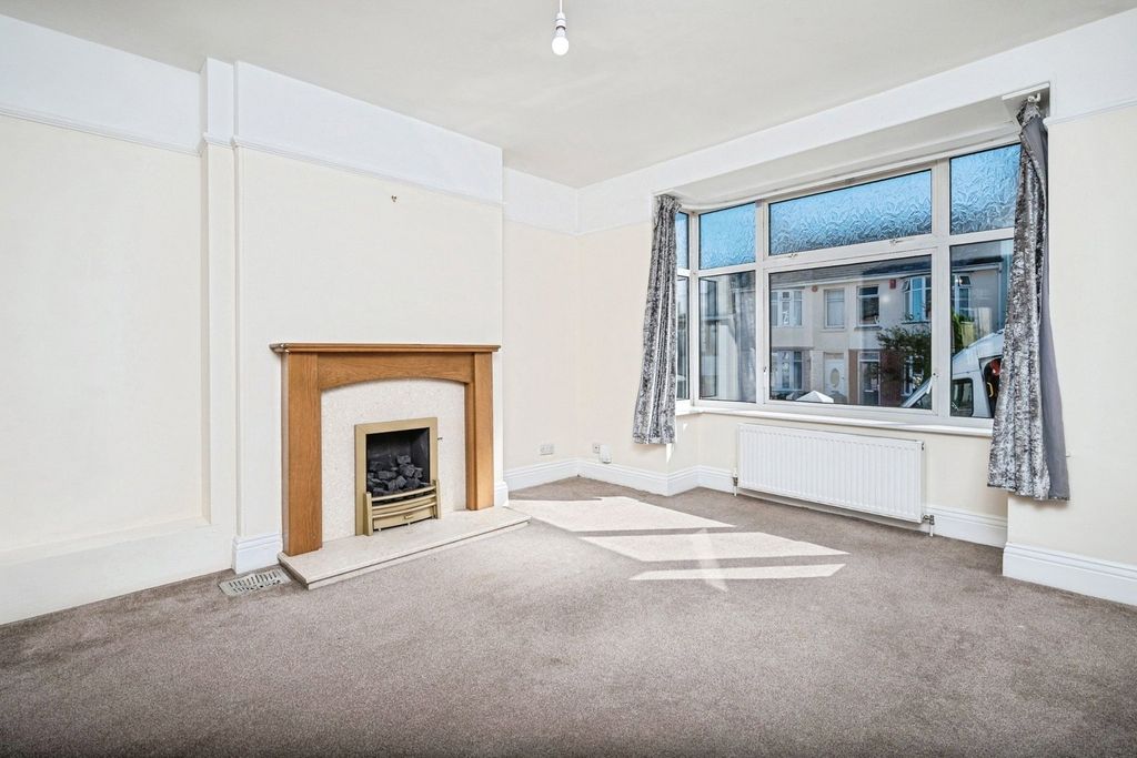 Property photo 2 of 17 Pbox-Img.Jpg