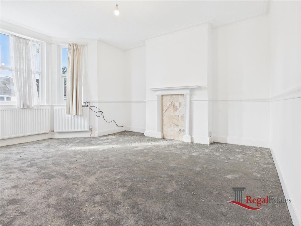 Property photo 1 of 18 Cam02489G0-Pr0218-Still007.Jpg