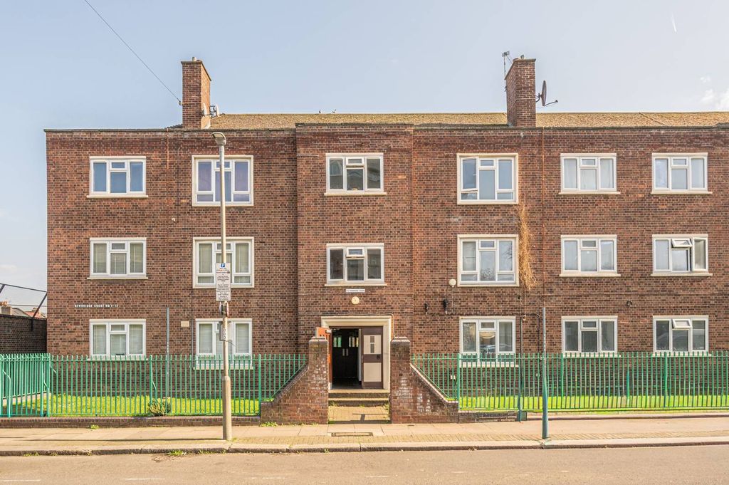 Property photo 2 of 12