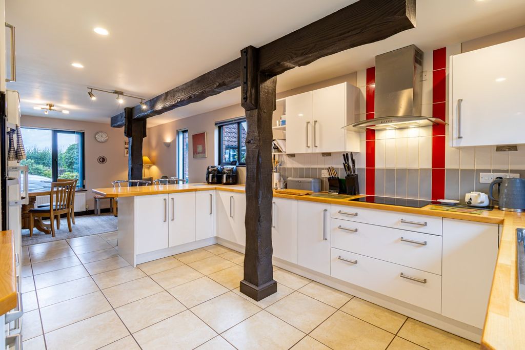 Property photo 3 of 33 2892534