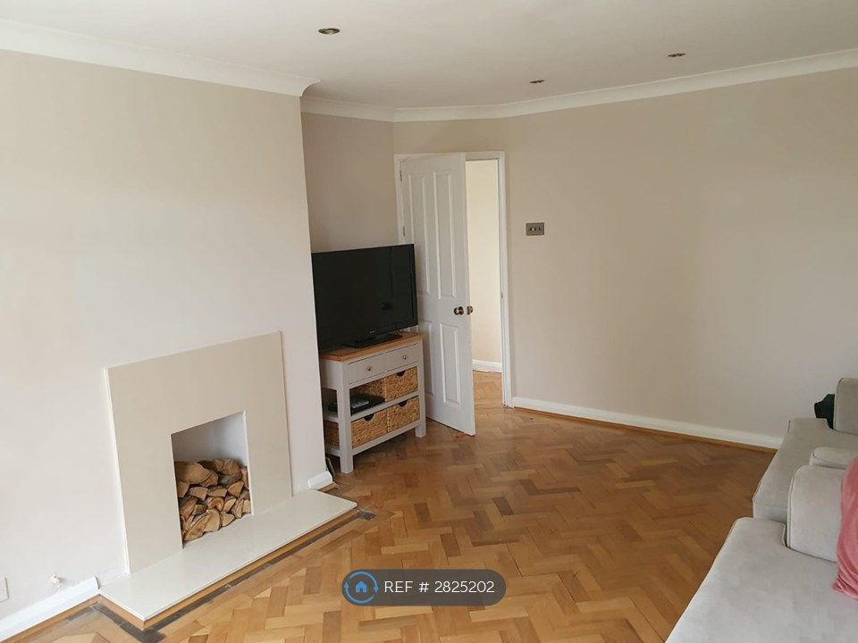 Property photo 1 of 11 Lounge