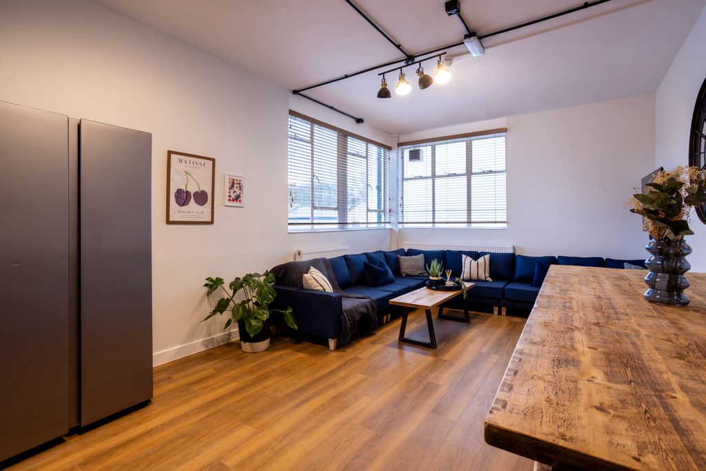 Property photo 2 of 13 Photo 1