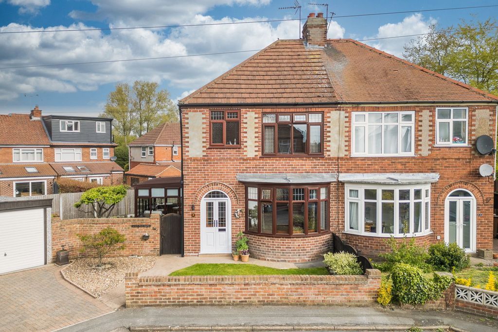 Property photo 1 of 26