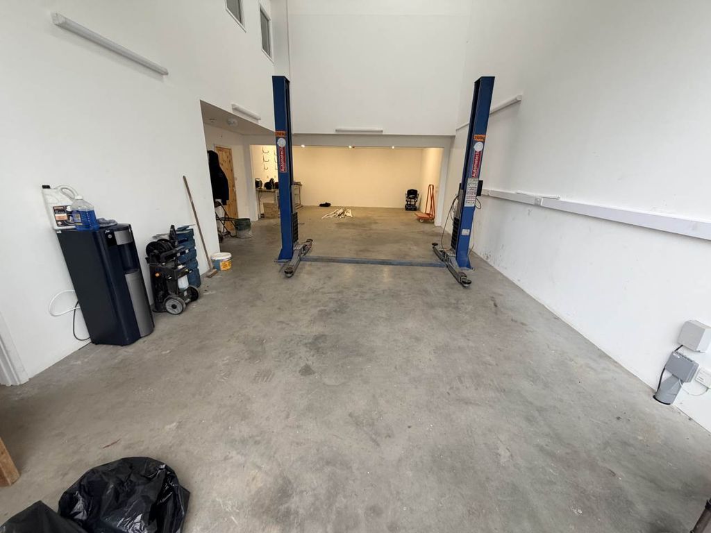 Property photo 2 of 7 Img_3472