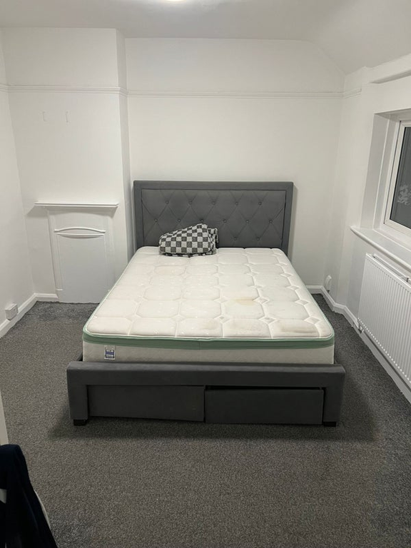 Property photo 1 of 2