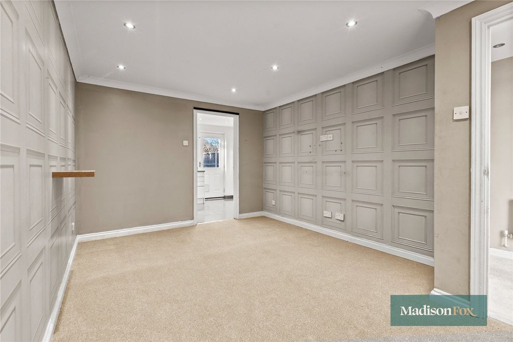 Property photo 3 of 17 Picture No. 15