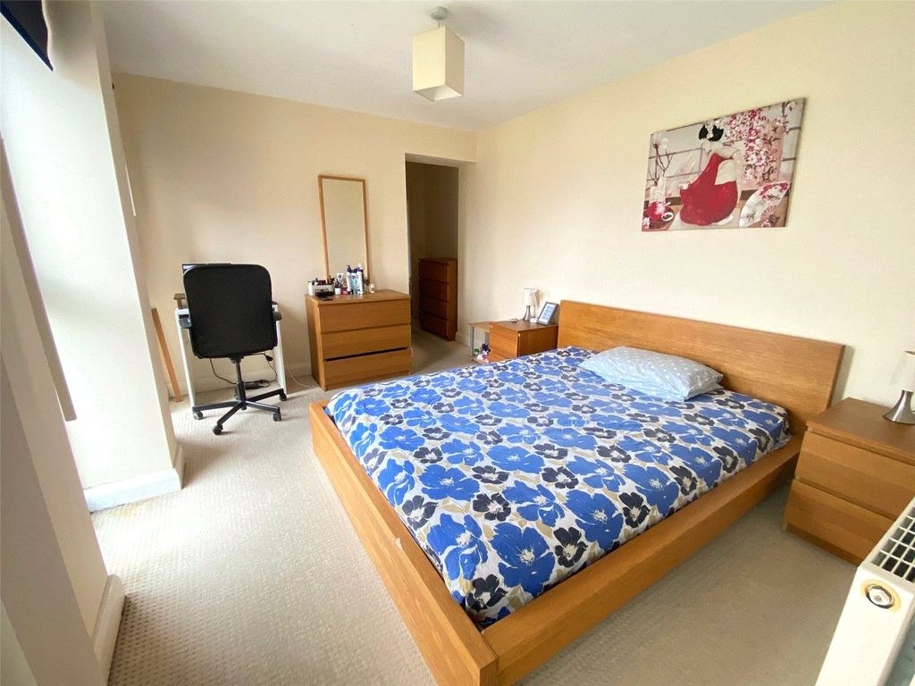Property photo 3 of 15 Picture No. 24