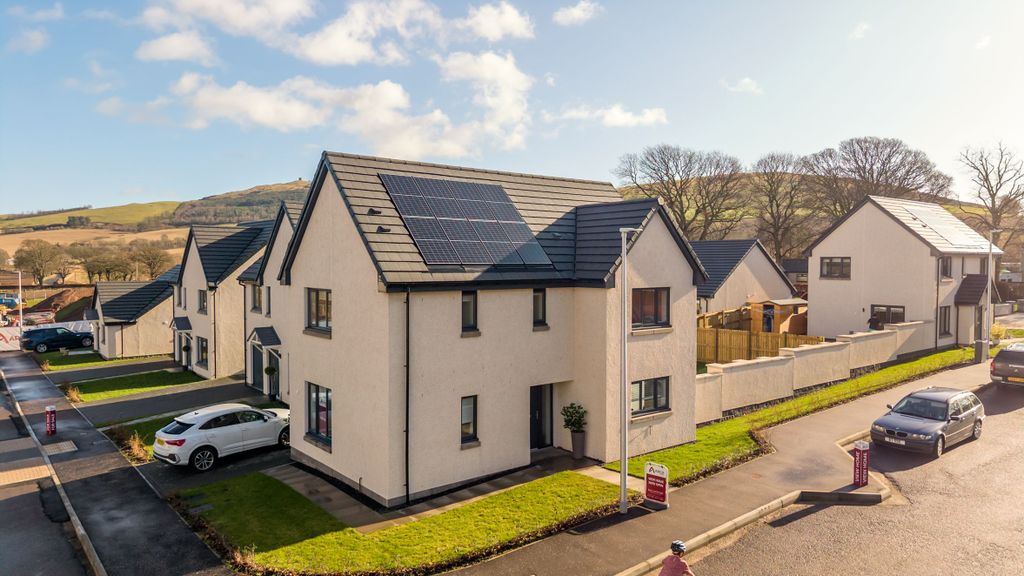 Property photo 1 of 36