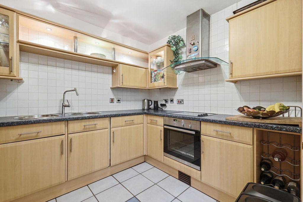 Property photo 3 of 15 Kitchen