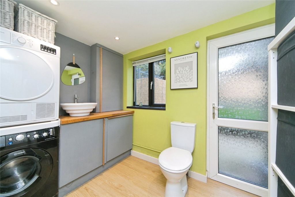 Property photo 3 of 22 Picture No. 09