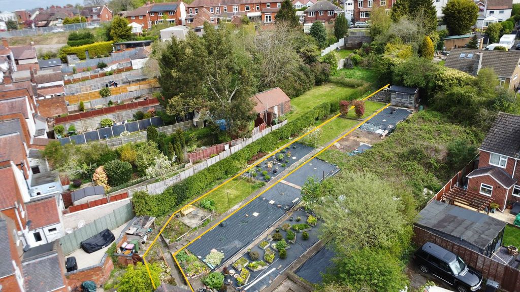 Property photo 2 of 36