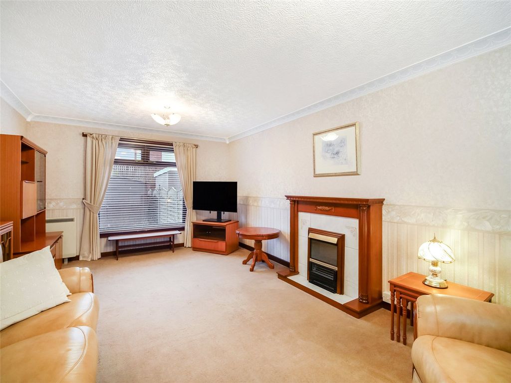 Property photo 3 of 16 Picture No. 27