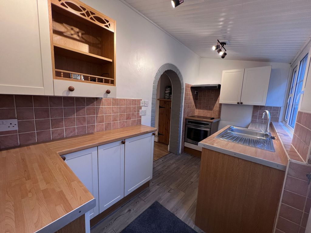 Property photo 2 of 11 Front