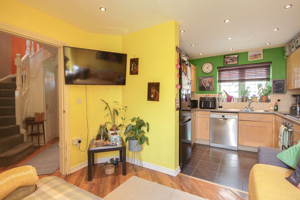 Property photo 3 of 18
