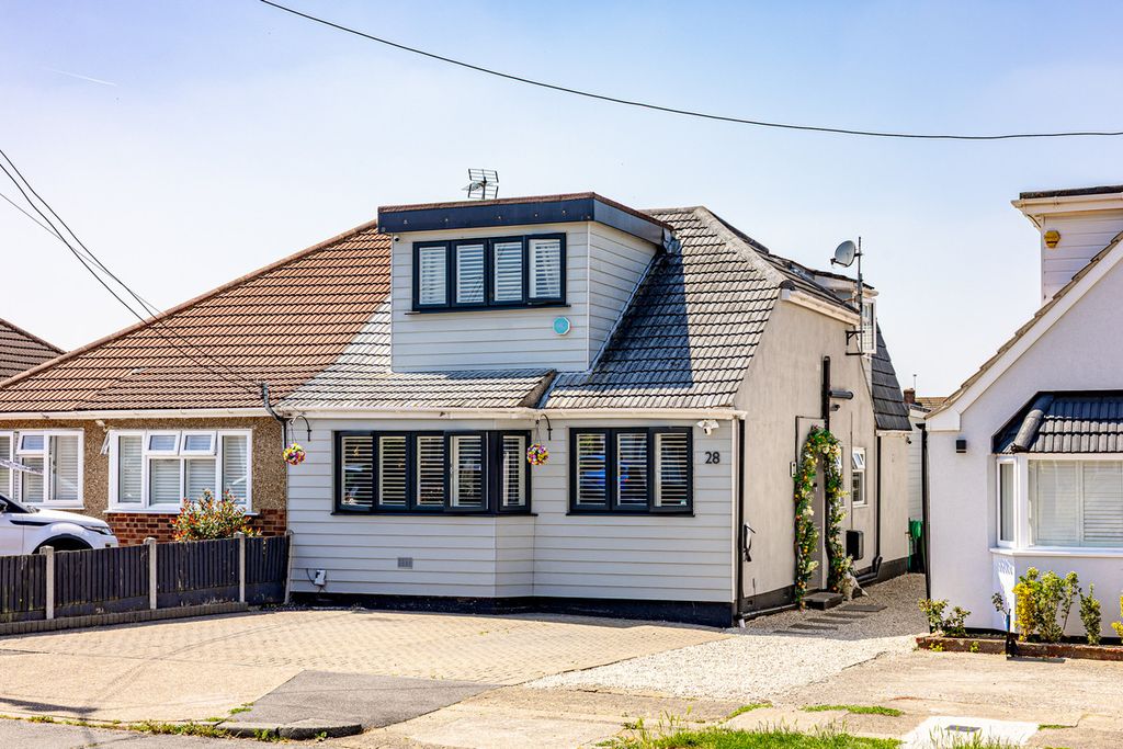 Property photo 1 of 32