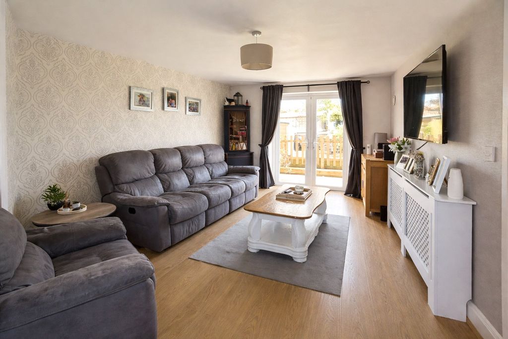 Property photo 2 of 11 Picture No. 17