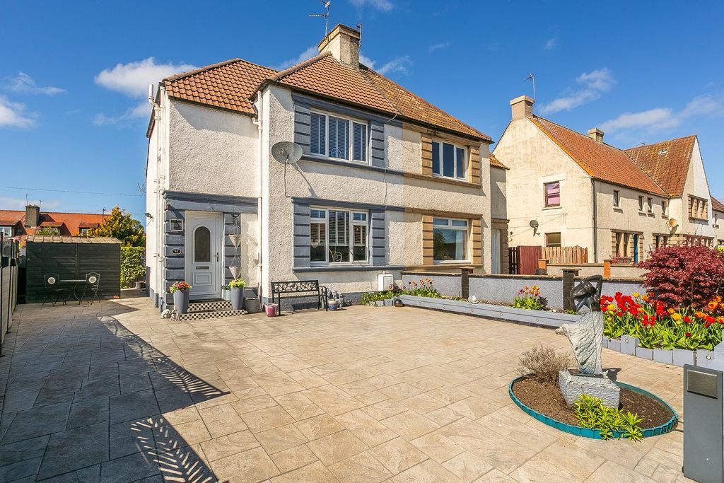 Property photo 1 of 31